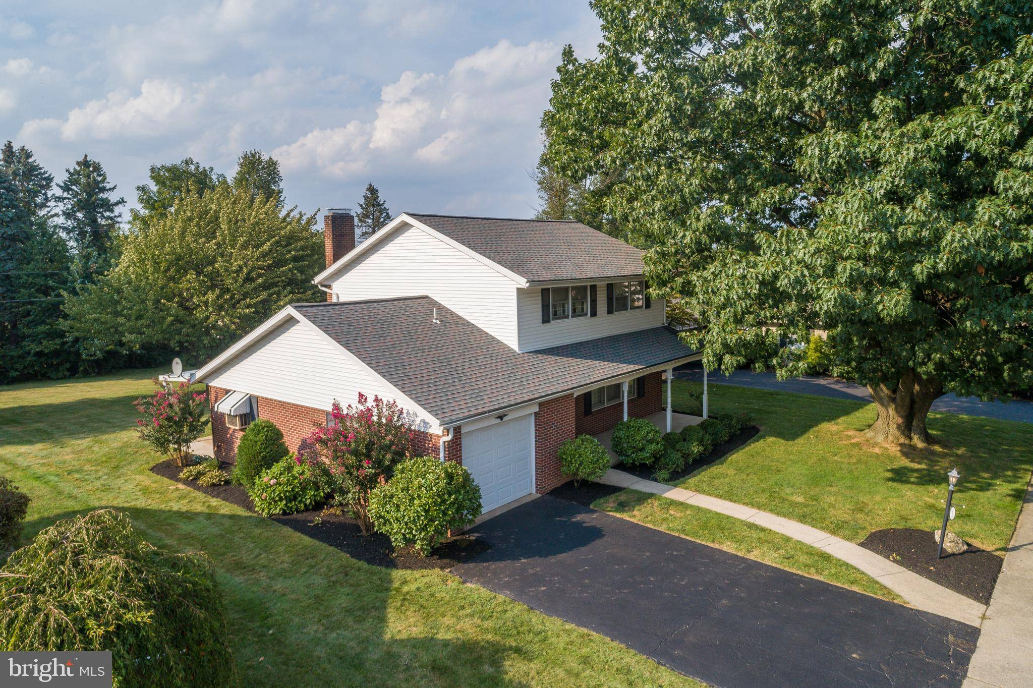 Wyomissing, PA 19610,1620 WESTWOOD RD