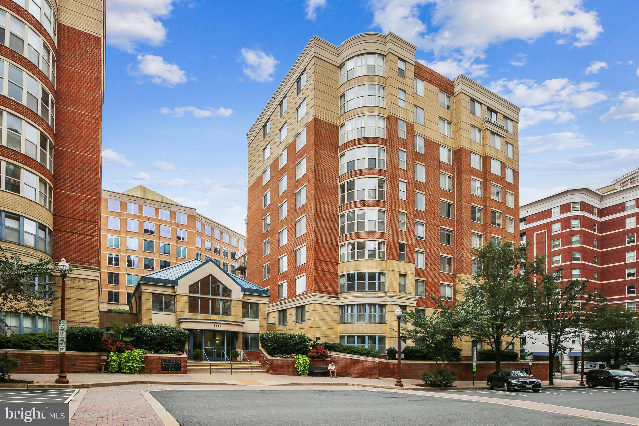 Arlington, VA 22203,3830 9TH ST N #601W