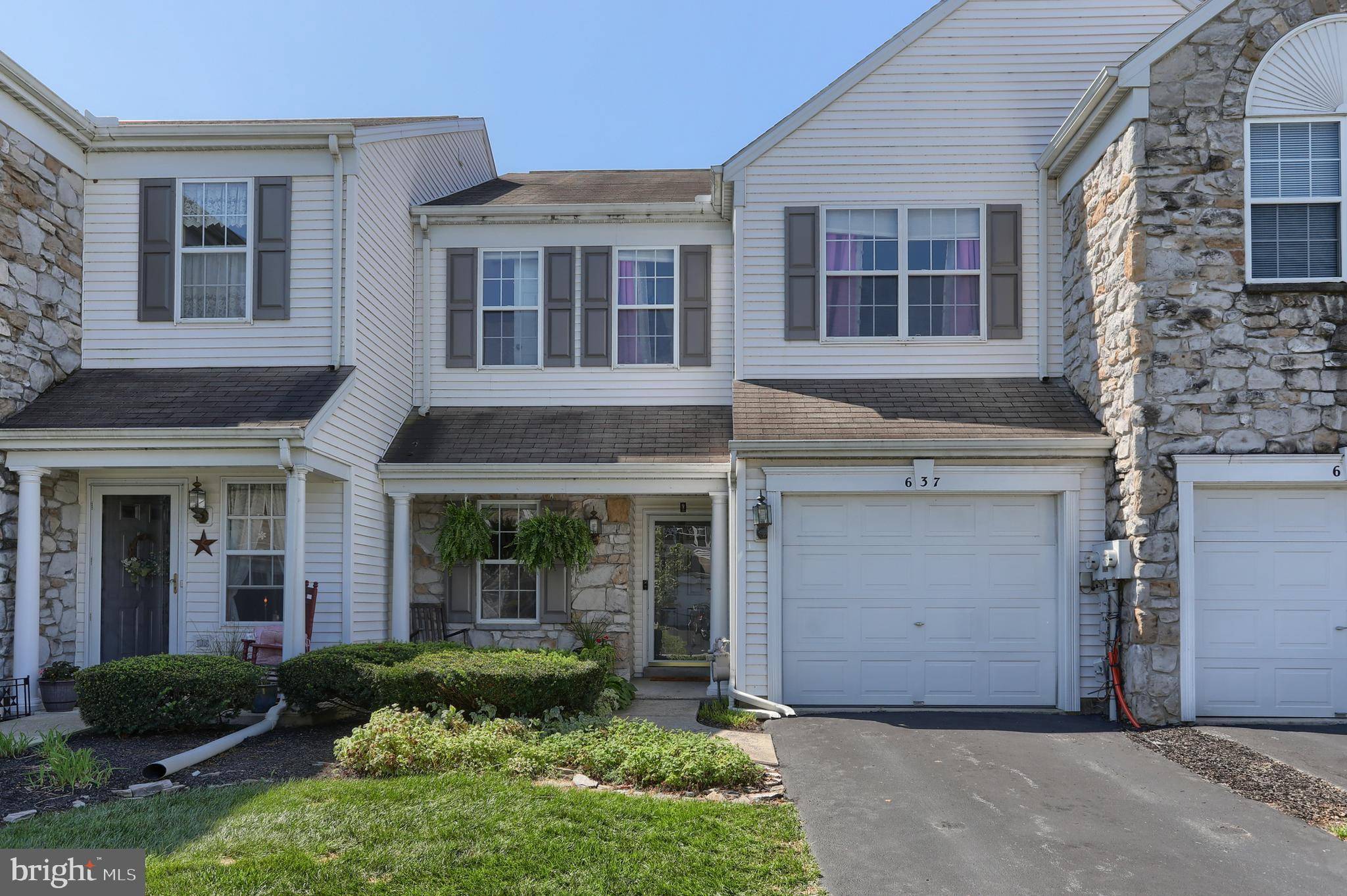 Hummelstown, PA 17036,637 SPRINGHOUSE LN