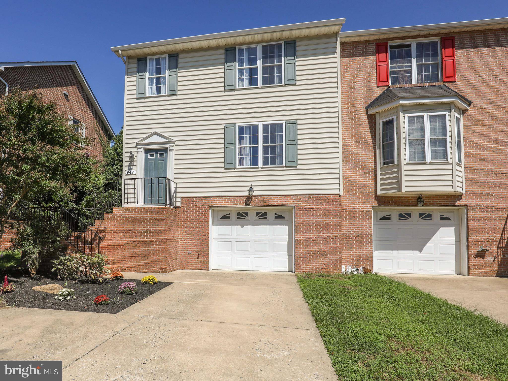 Winchester, VA 22601,942 BEEHIVE WAY