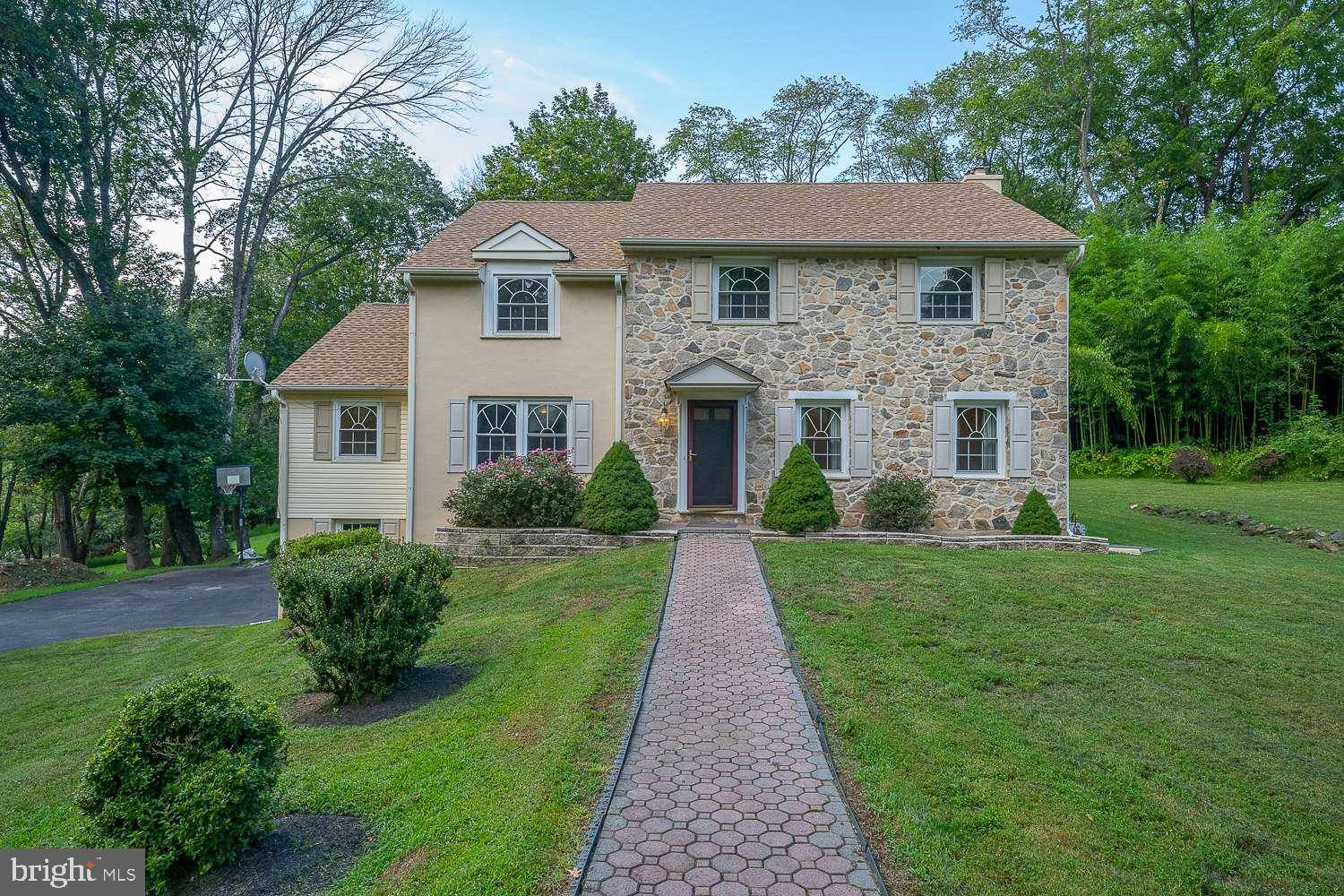 Glen Mills, PA 19342,24 WOODROSE LN