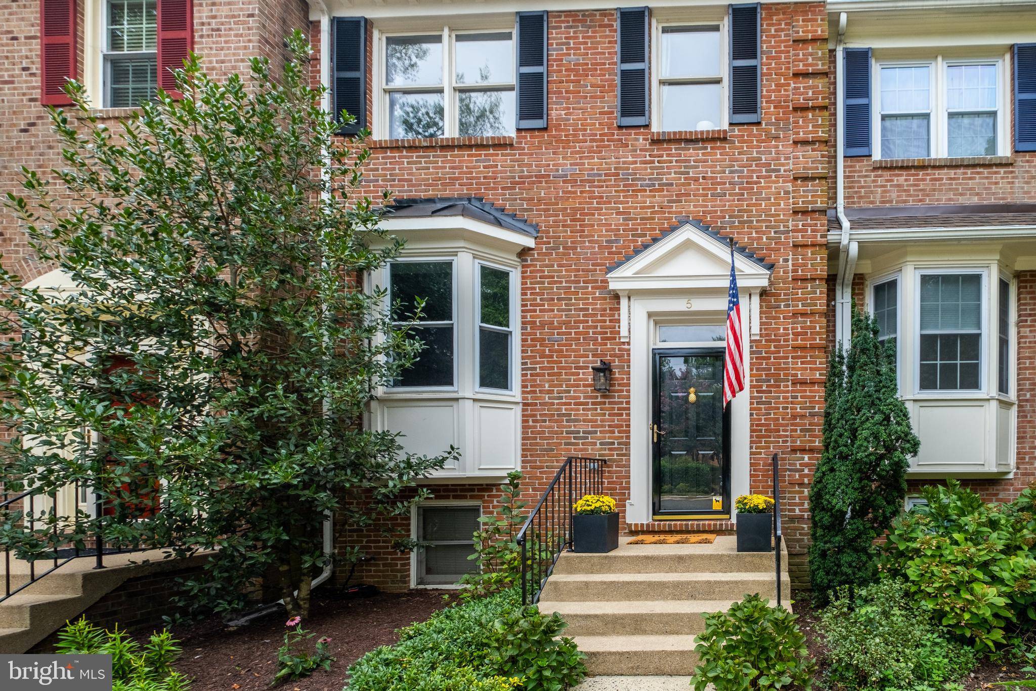 Alexandria, VA 22304,5 CARRIAGE HOUSE CIR