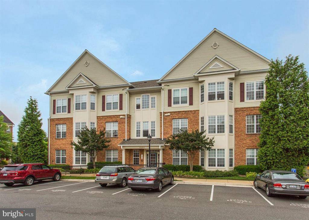 Alexandria, VA 22312,6491 CHEYENNE DR #103