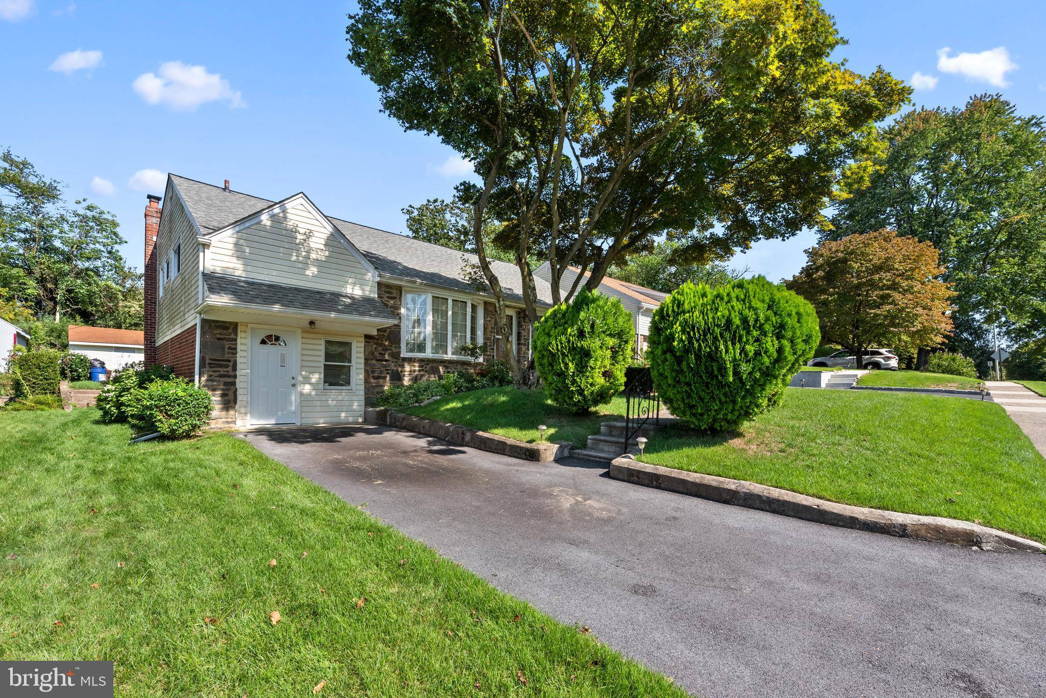 Havertown, PA 19083,1435 WINDSOR PARK LN