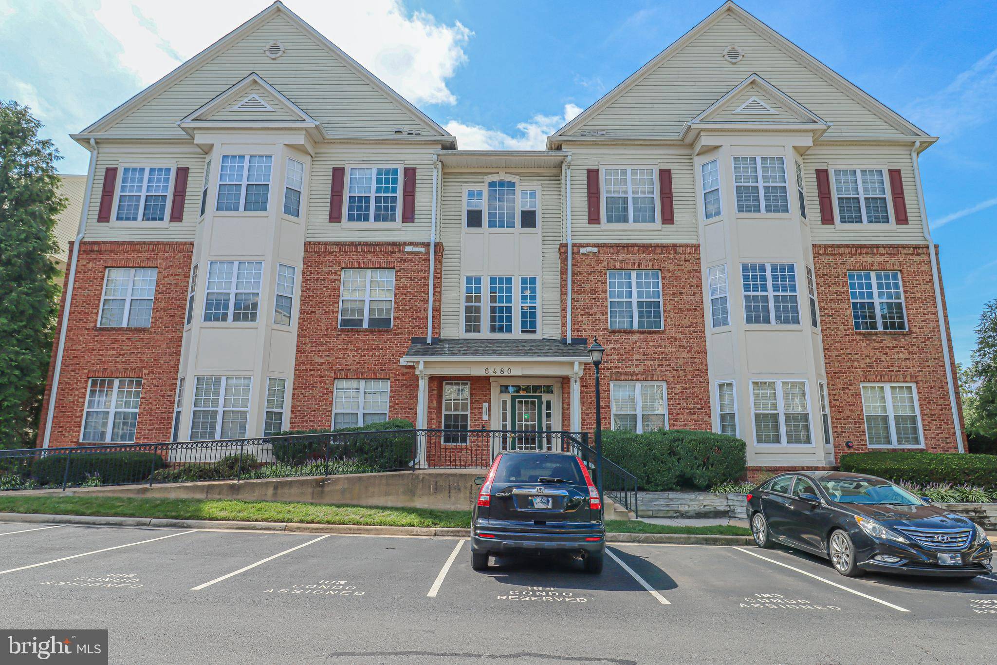 Alexandria, VA 22312,6480 CHEYENNE DR #303