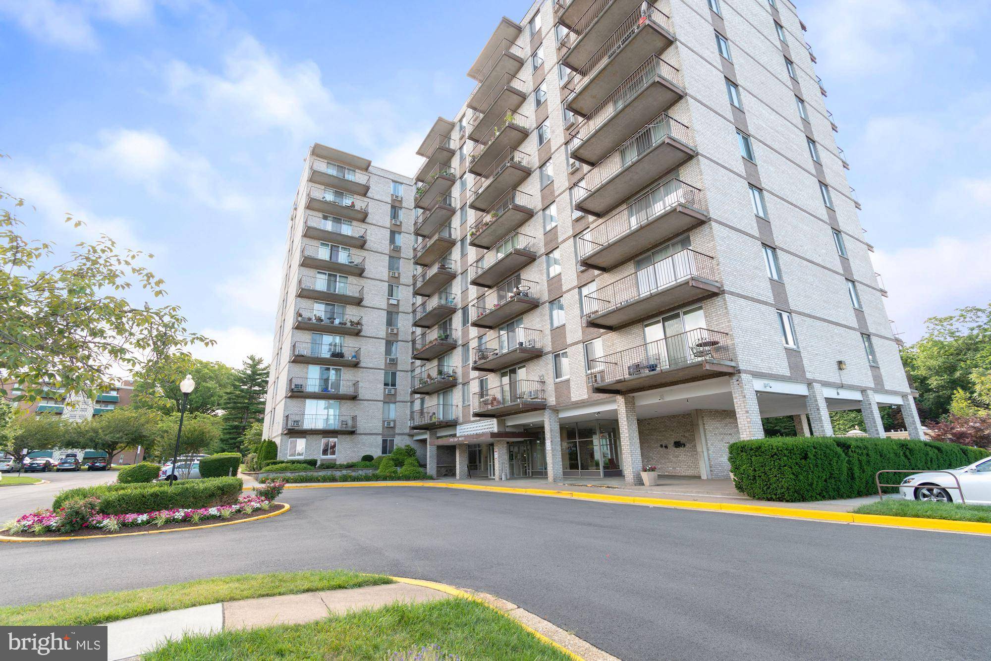 Falls Church, VA 22041,3245 RIO DR #305