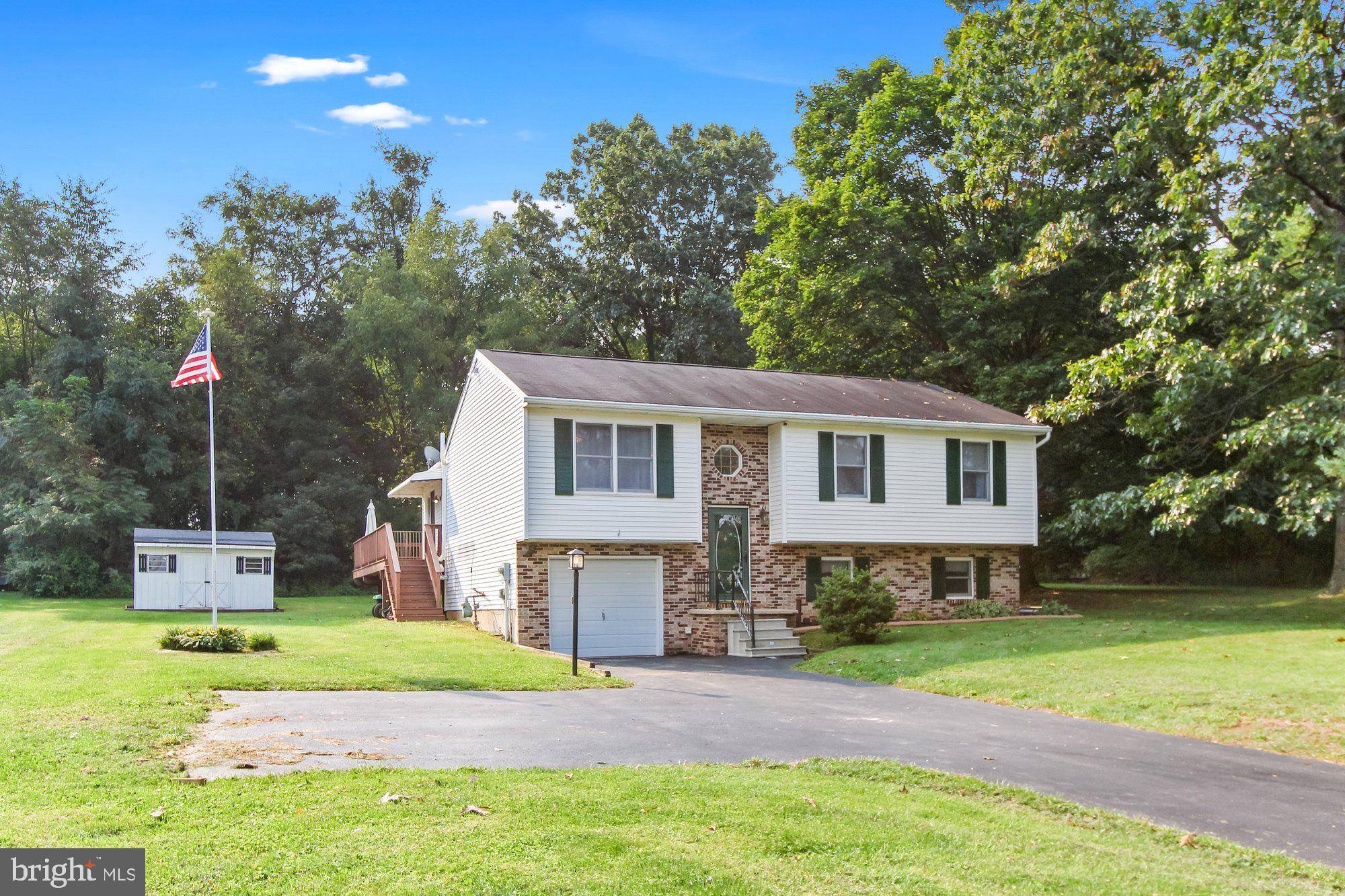 Stewartstown, PA 17363,6 TROUT LN