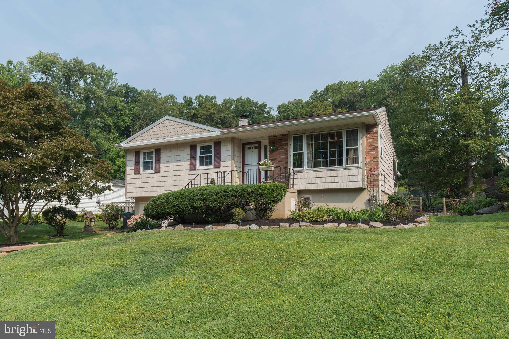 Claymont, DE 19703,114 HILLDALE CT