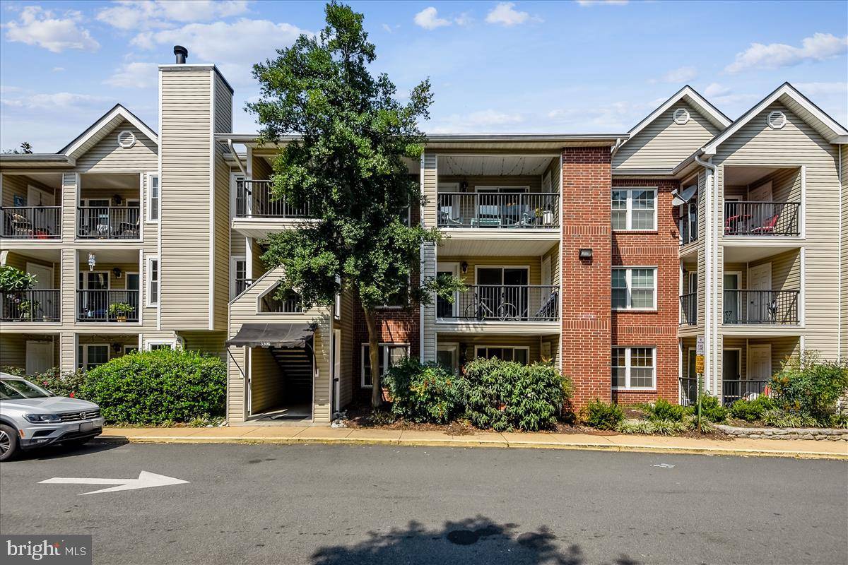 Alexandria, VA 22302,3308 WYNDHAM CIR #223