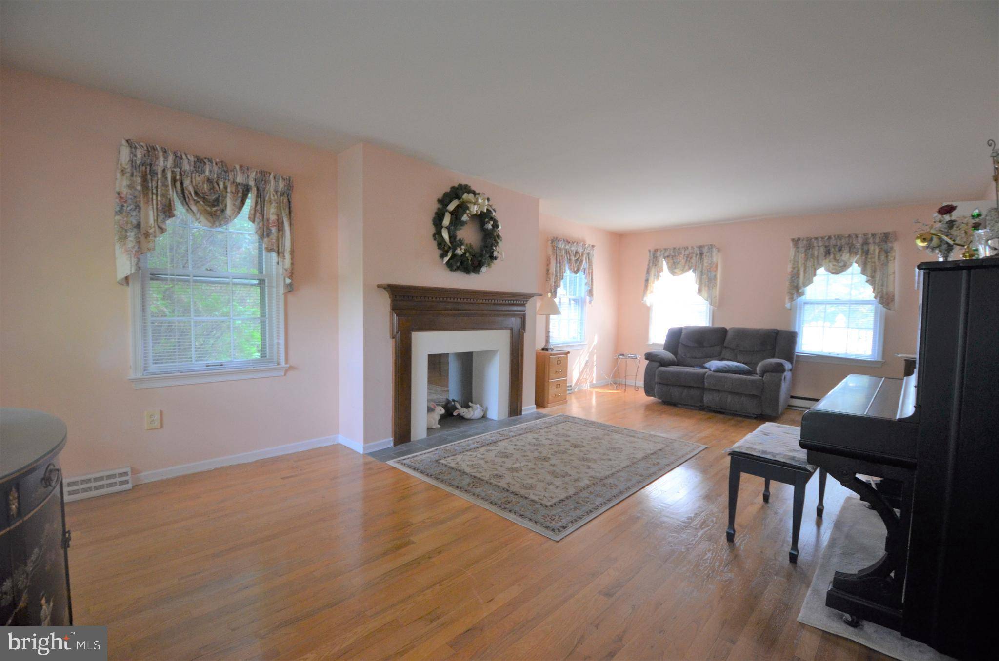 Emmaus, PA 18049,2802 EVERGREEN CIR