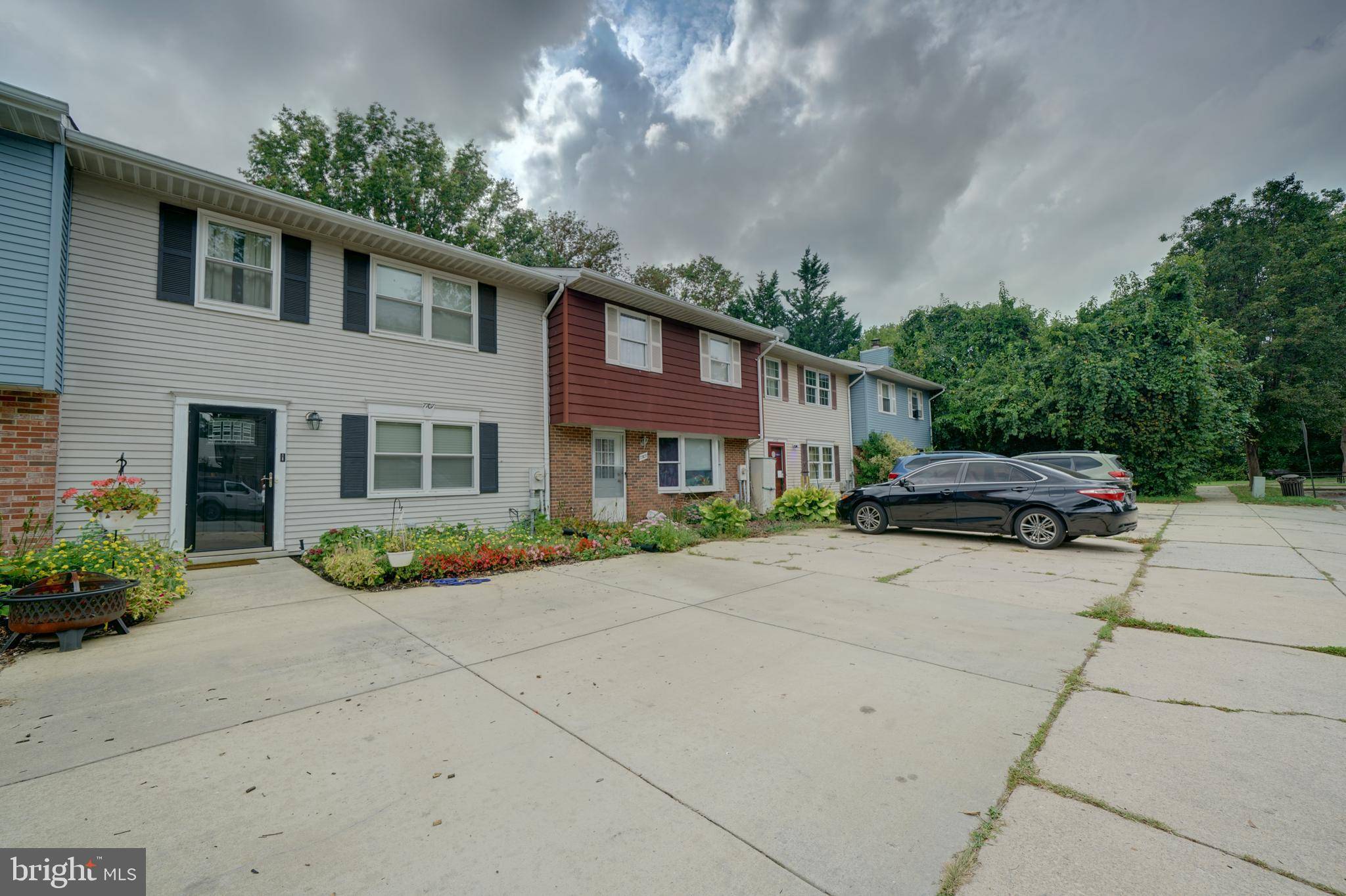 Laurel, MD 20707,7707 HAINES CT