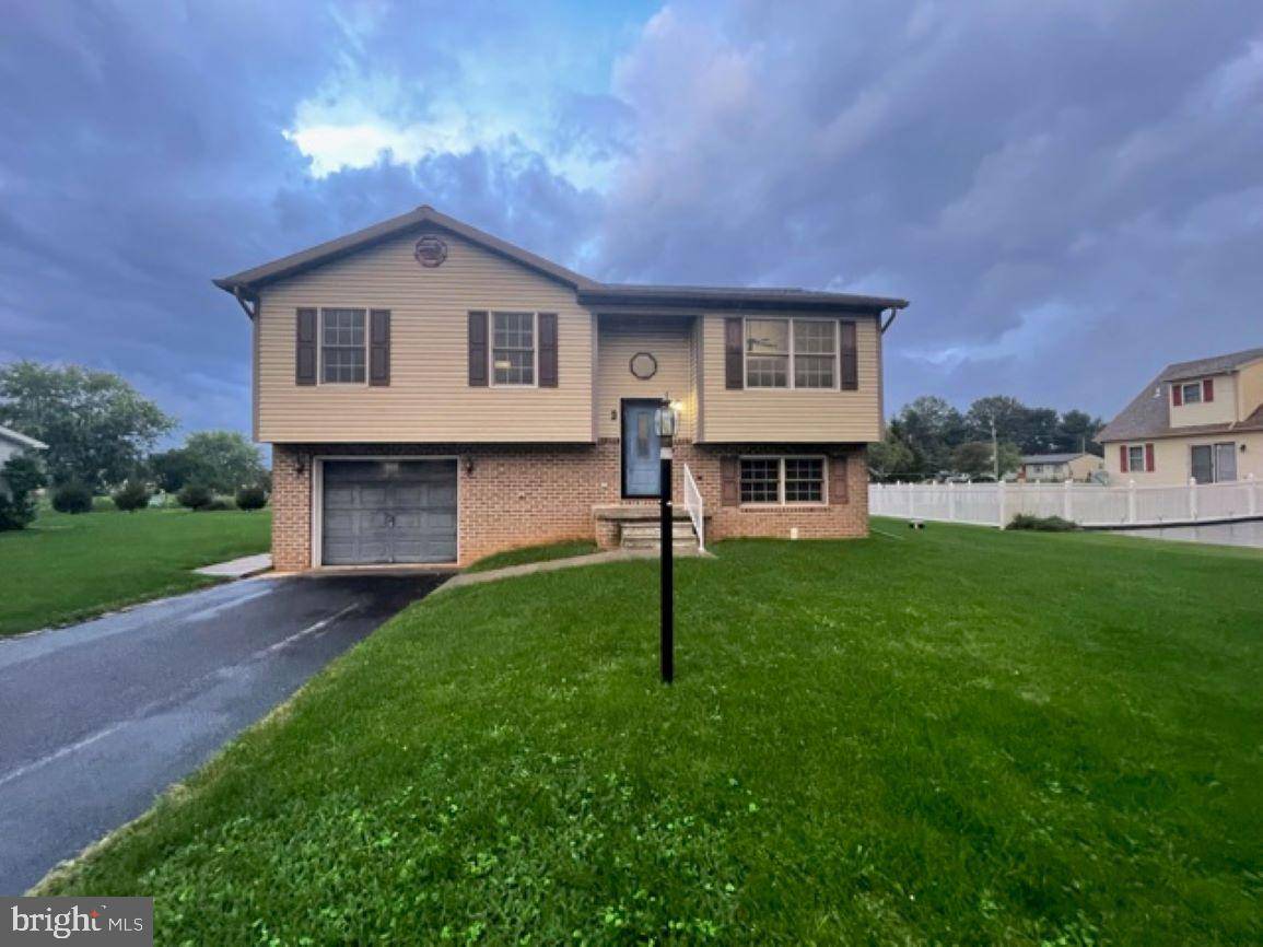 Littlestown, PA 17340,3 ASH DR