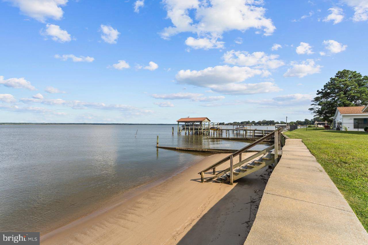 Tappahannock, VA 22560,640 COLEMANS ISLAND RD