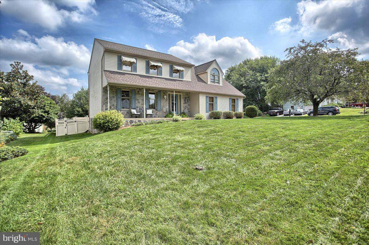 Lancaster, PA 17602,153 LONGFELLOW DR