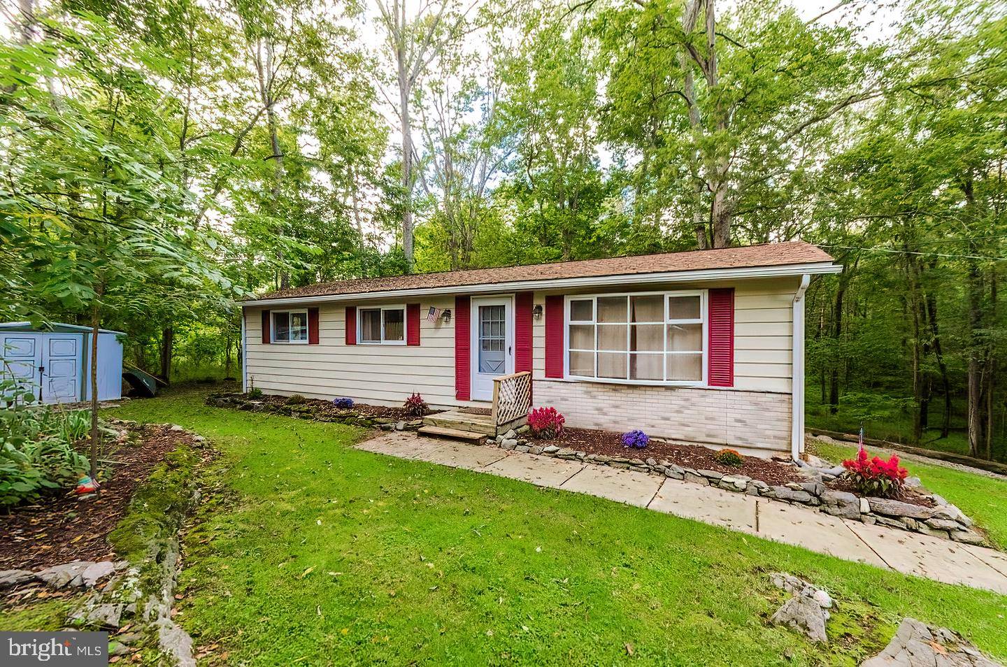 Shepherdstown, WV 25443,4 FINCH LN