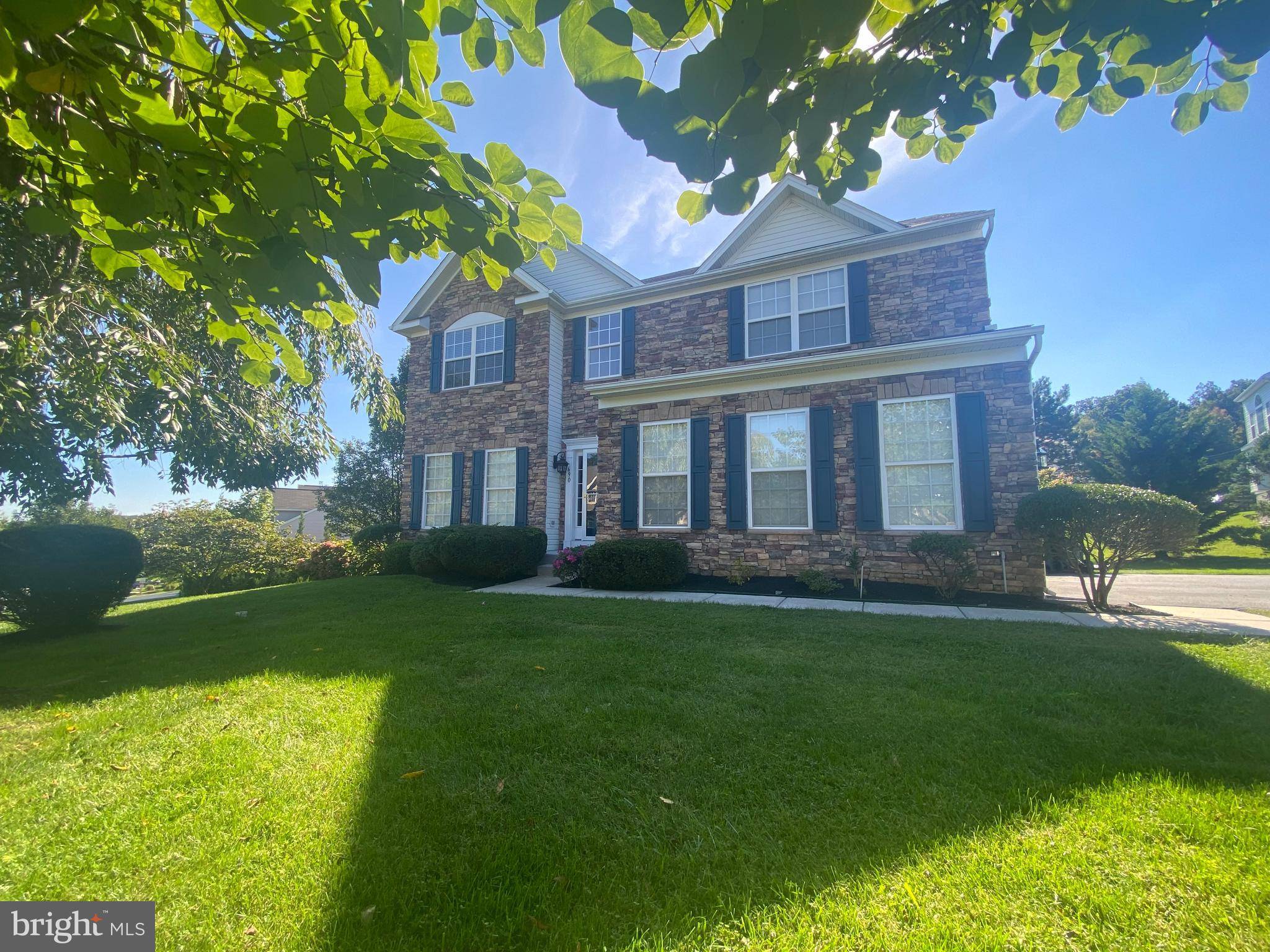 York, PA 17402,690 CLYDESDALE DR