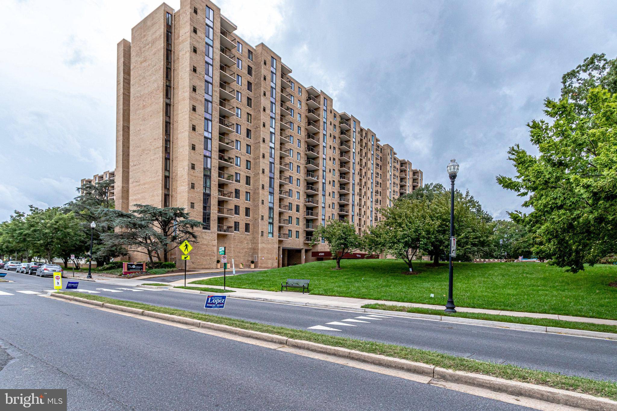 Arlington, VA 22204,4500 S FOUR MILE RUN DR #123