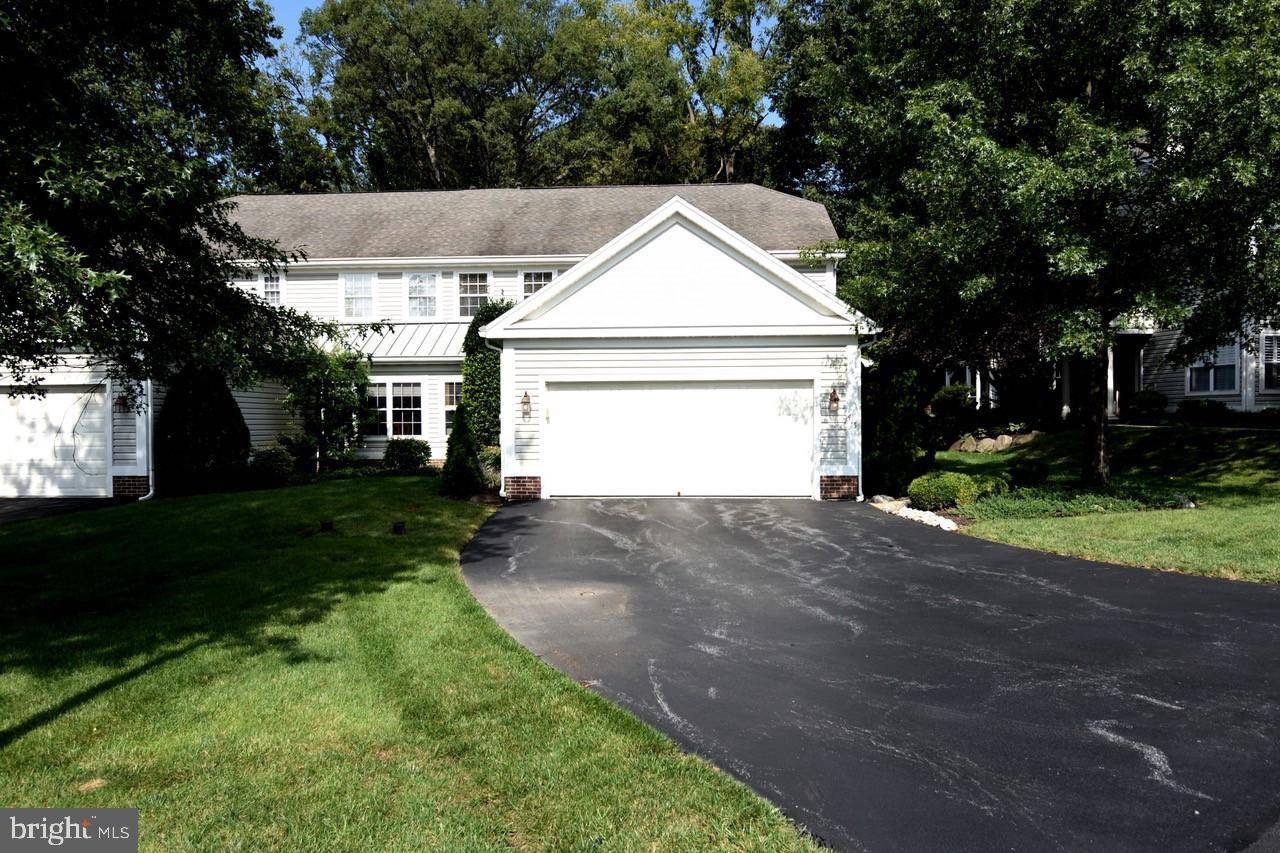 Wyomissing, PA 19610,415 OAK HILL LN