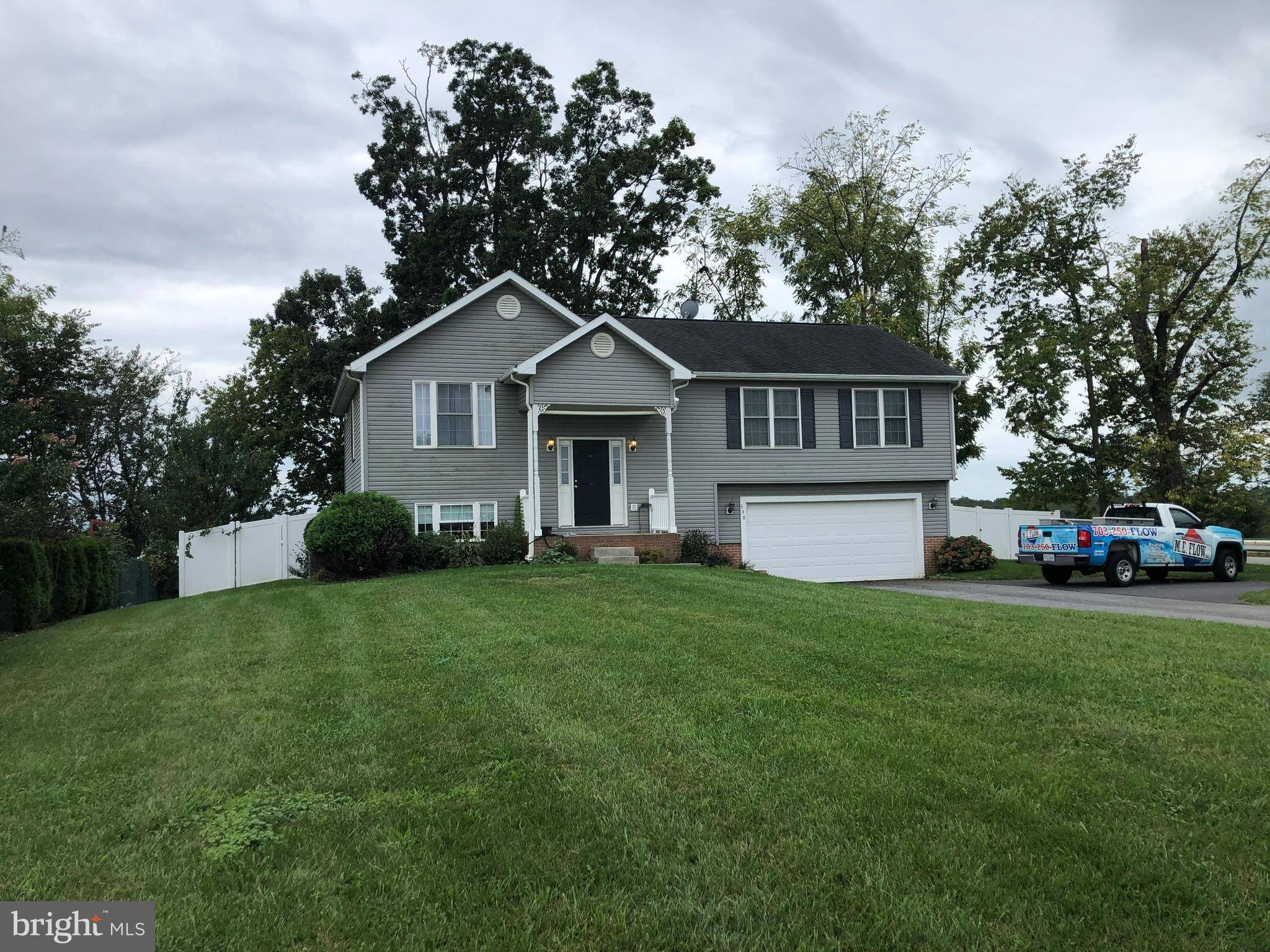 Ranson, WV 25438,338 OAK LEE DR