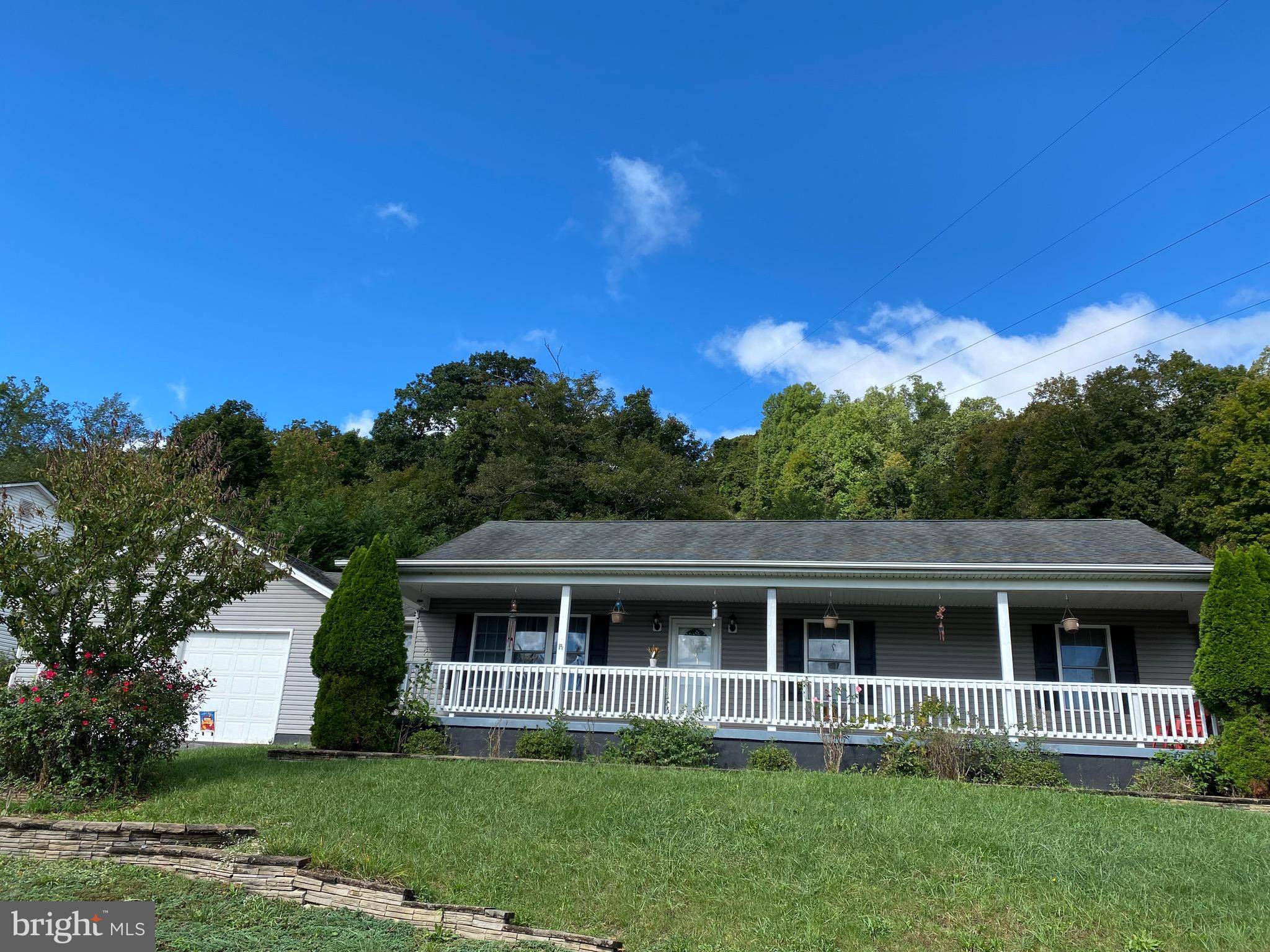 Berkeley Springs, WV 25411,241 SOUTHRIDGE DR