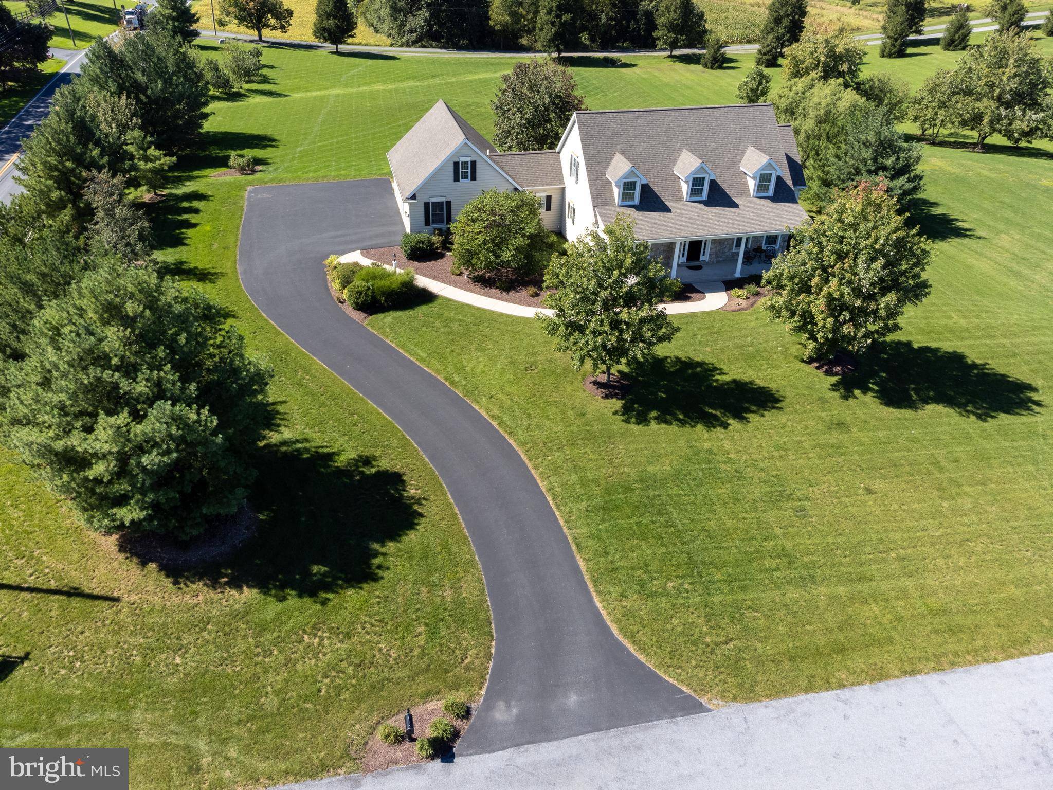 Lititz, PA 17543,795 ROHEN RIDGE DR