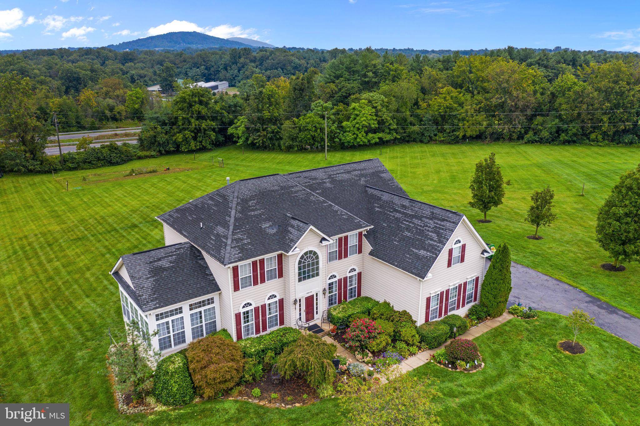 Round Hill, VA 20141,36434 DWYER CT