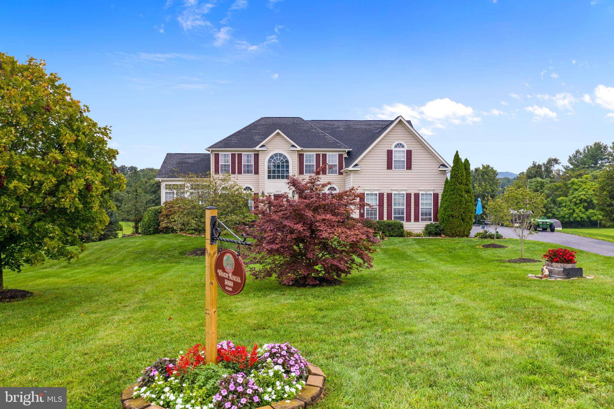 Round Hill, VA 20141,36434 DWYER CT