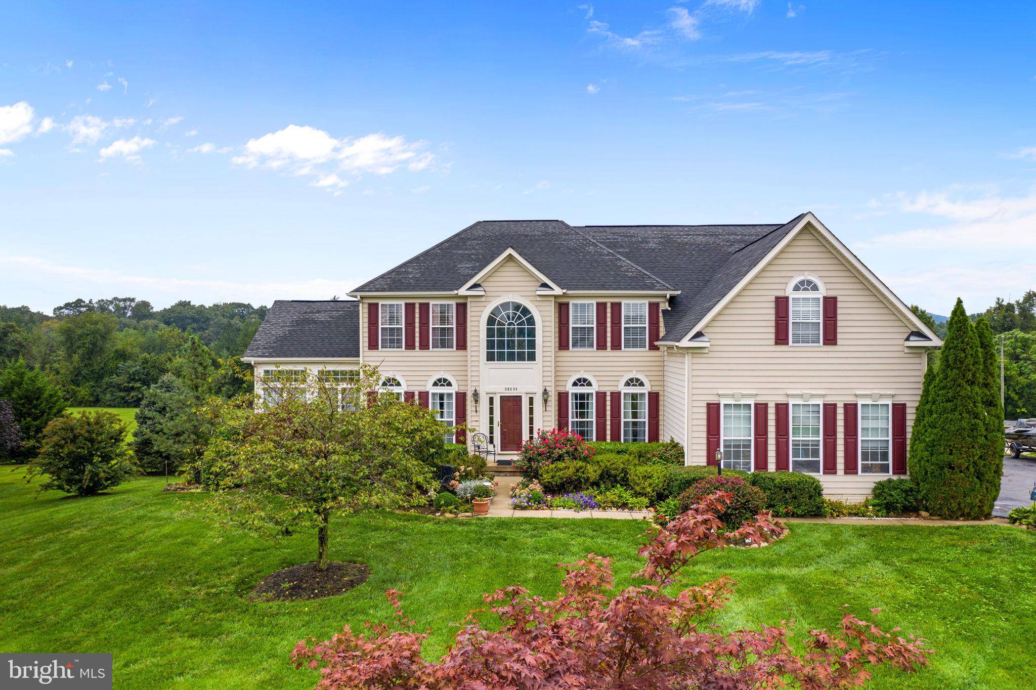 Round Hill, VA 20141,36434 DWYER CT