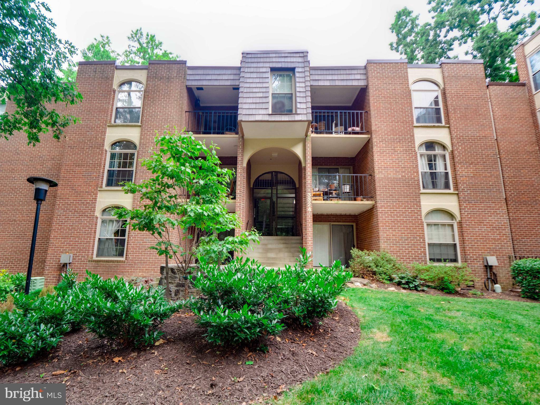 Annandale, VA 22003,3324 WOODBURN VILLAGE DR #21