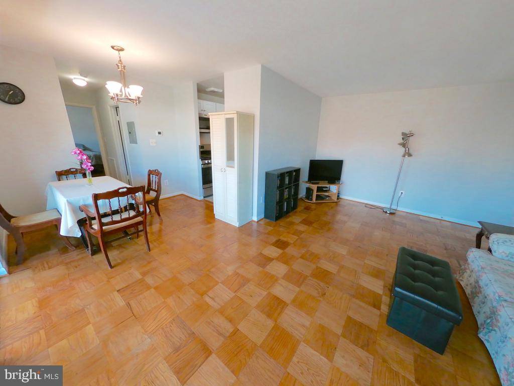 Falls Church, VA 22043,7528 SAVANNAH ST #201