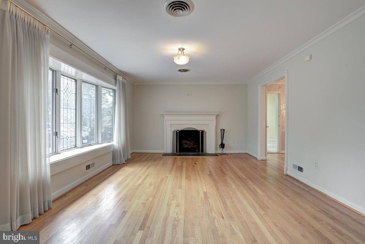Annandale, VA 22003,3810 WOODBURN RD