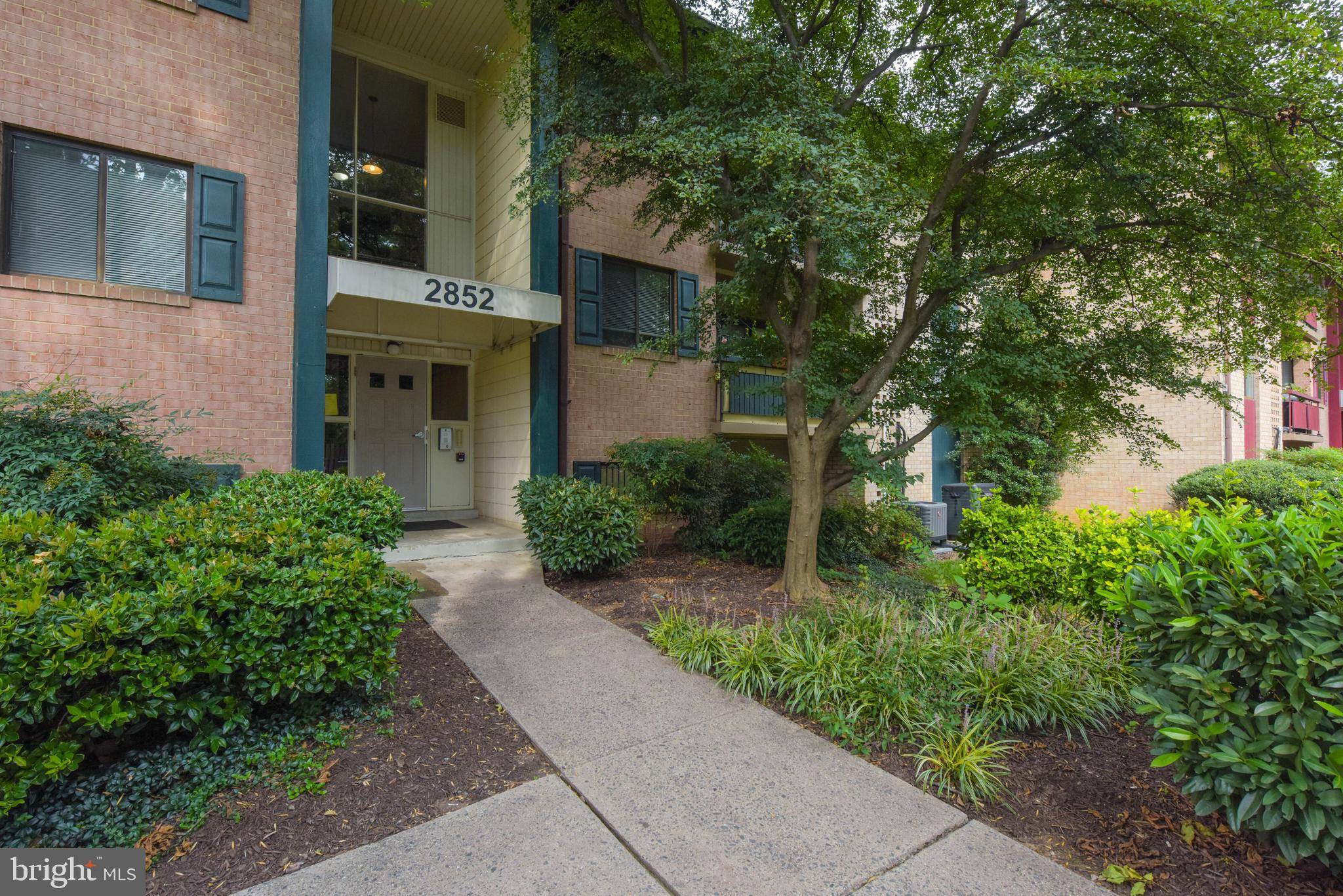 Falls Church, VA 22042,2852 DOVER LN #103