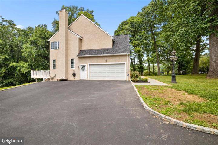 Havertown, PA 19083,608 ELLIS RD