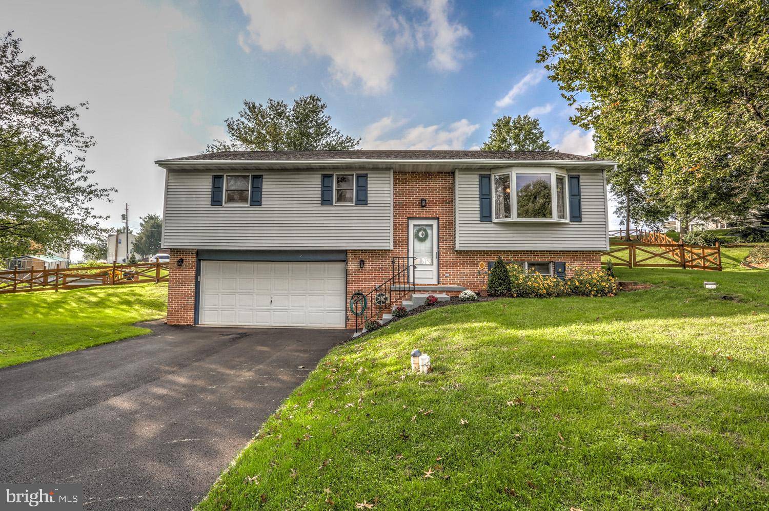 Denver, PA 17517,12 OAKMONT CT