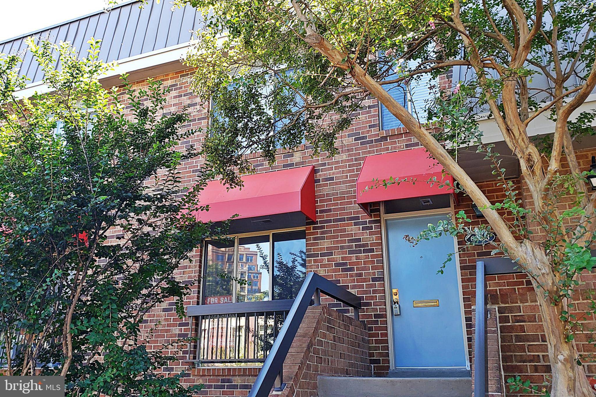 Arlington, VA 22202,638 15TH ST S #2