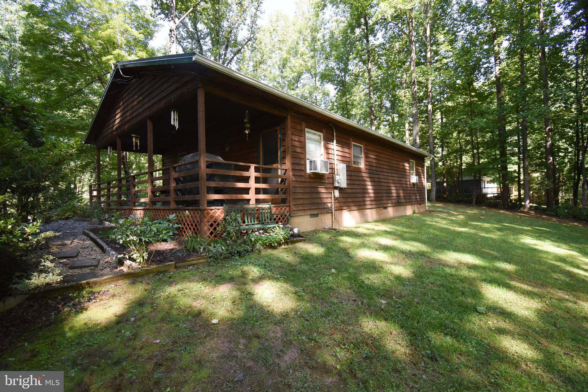 Stanardsville, VA 22973,28 ROBERTS LN