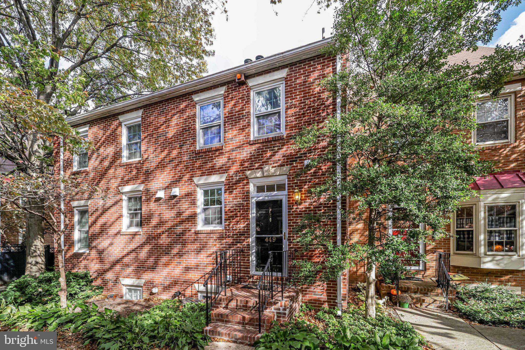 Alexandria, VA 22314,449 OLD TOWN CT