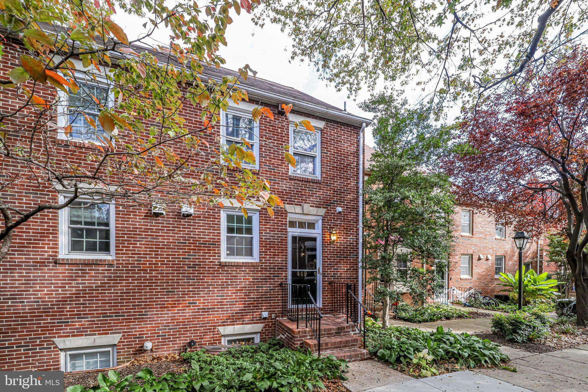 Alexandria, VA 22314,449 OLD TOWN CT