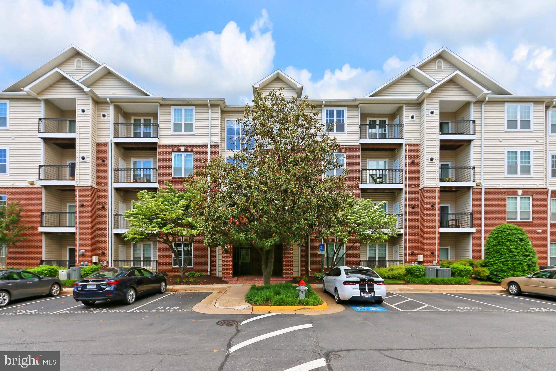 Mclean, VA 22107,1570 SPRING GATE #7101