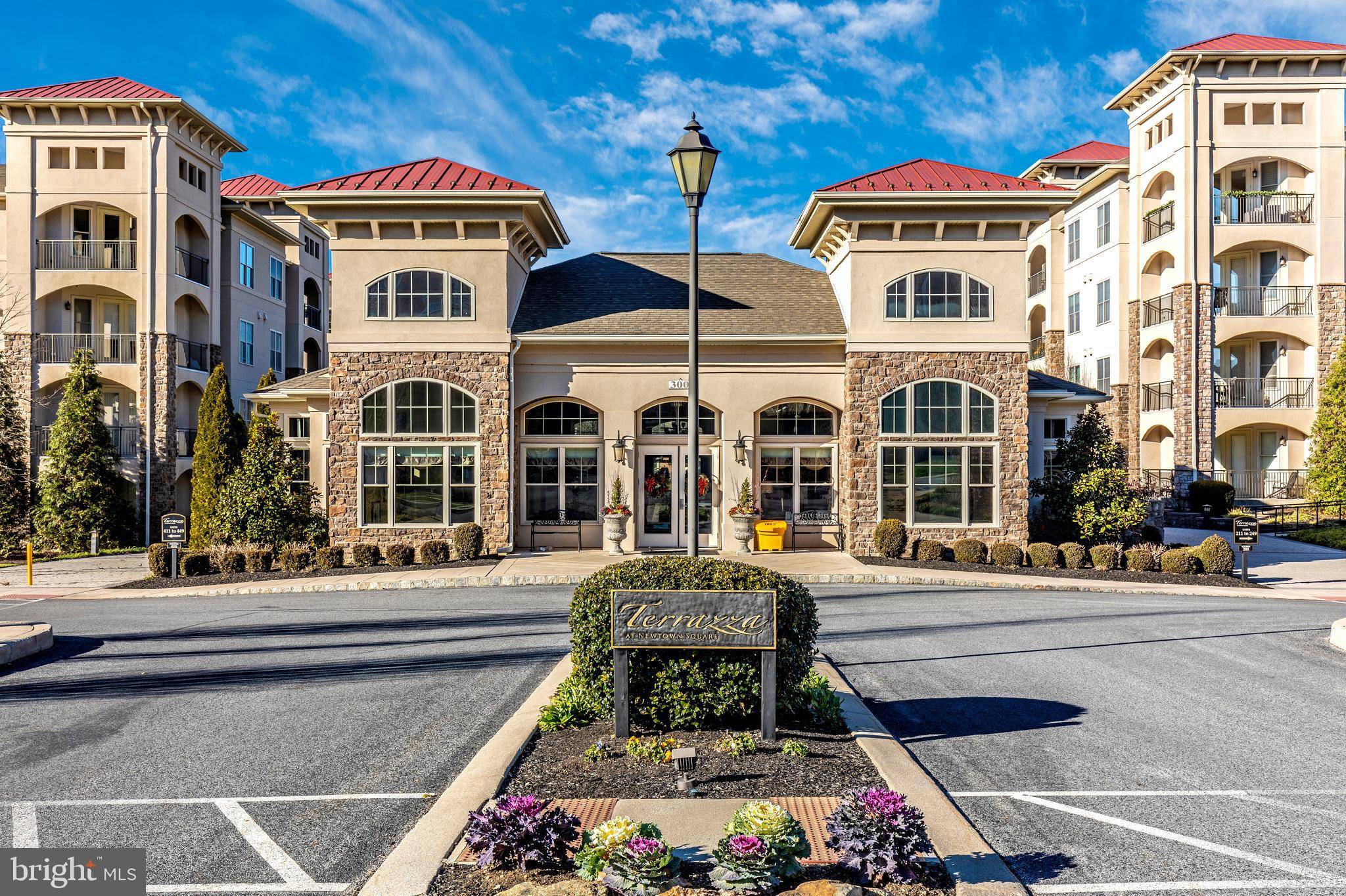 Newtown Square, PA 19073,442 CORNERSTONE DR #PENTHOUSE