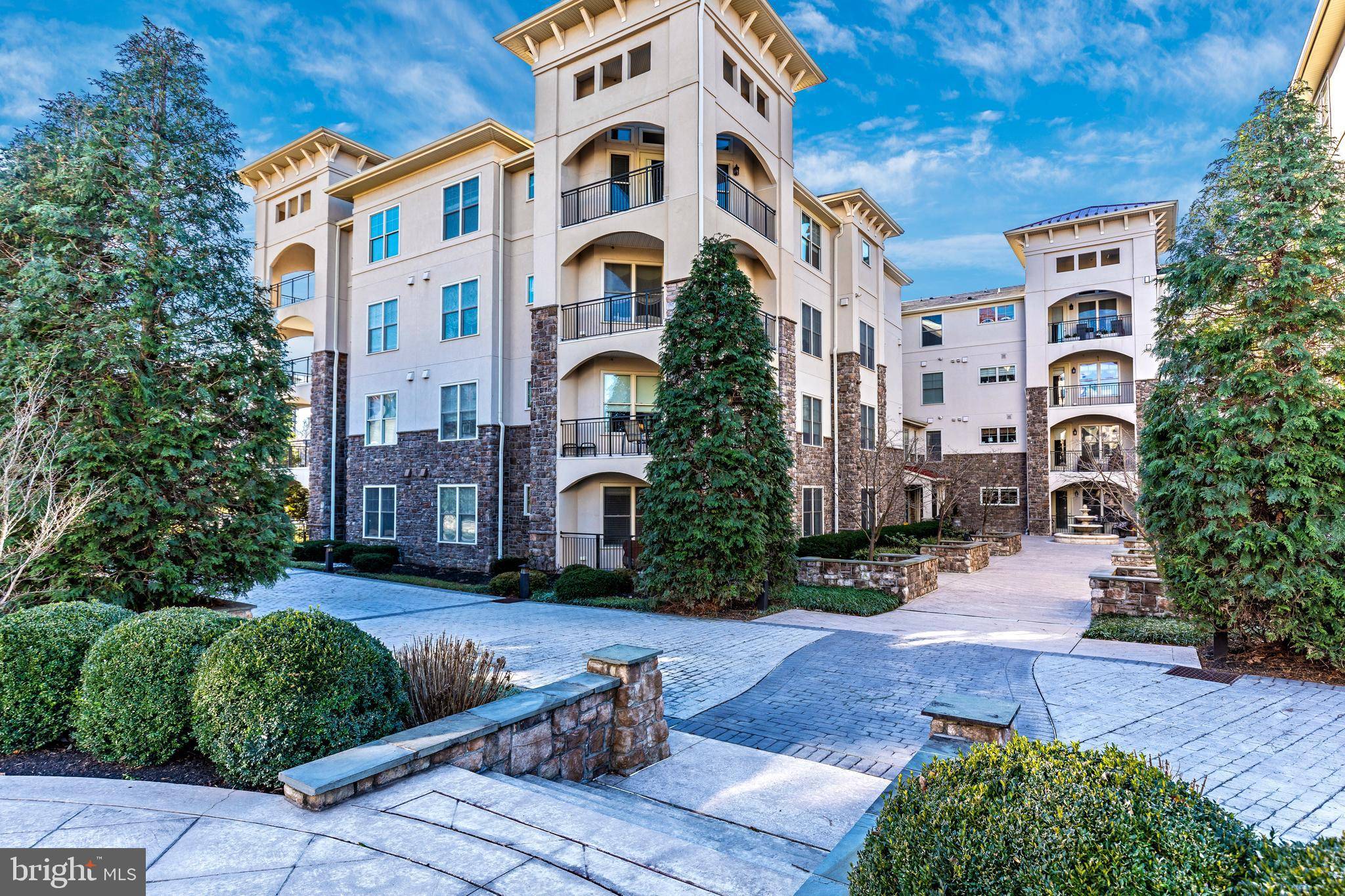 Newtown Square, PA 19073,442 CORNERSTONE DR #PENTHOUSE