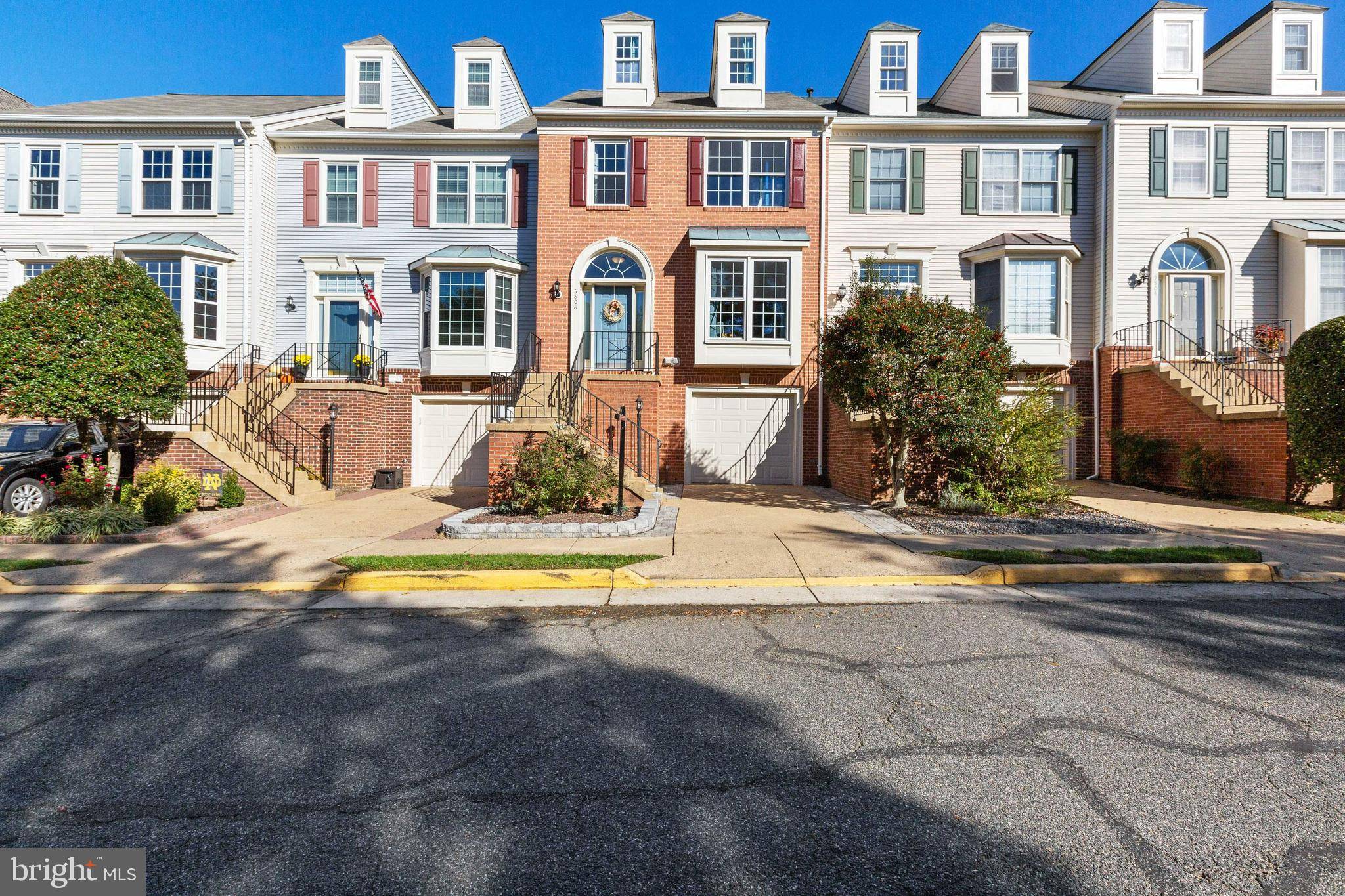 Alexandria, VA 22315,5808 APPLEFORD DR