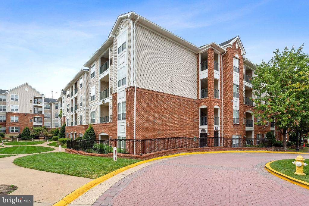 Alexandria, VA 22304,4850 EISENHOWER AVE #329