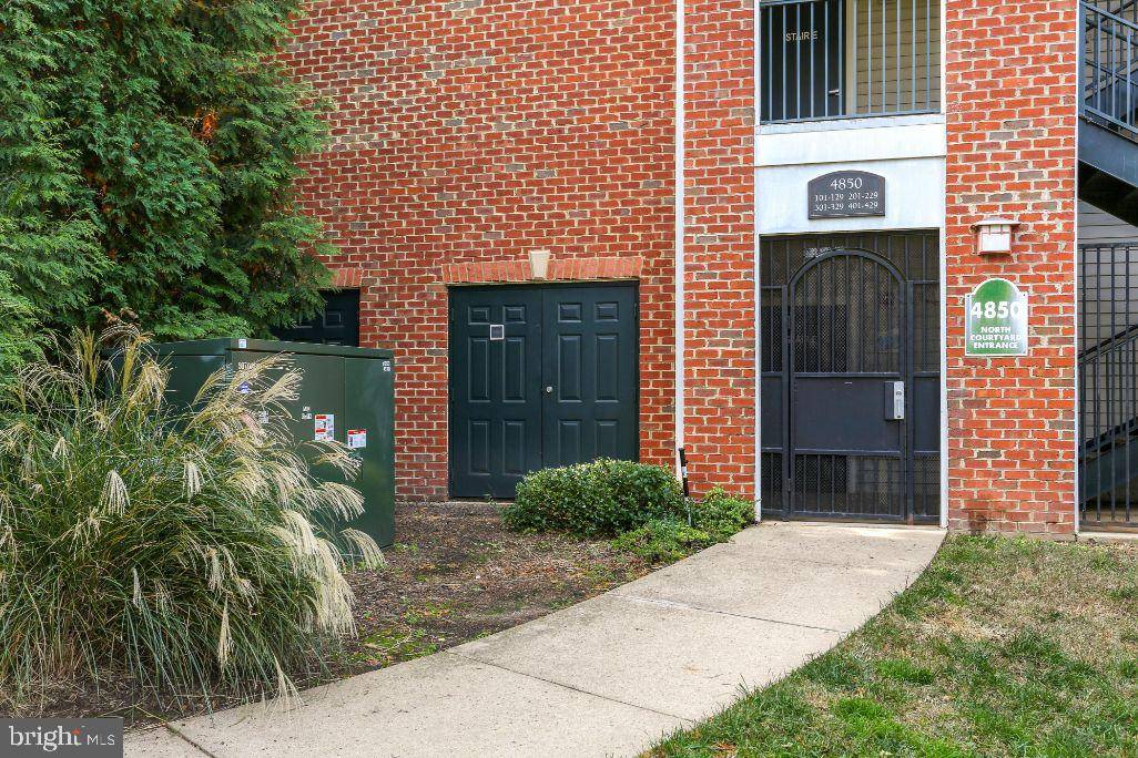 Alexandria, VA 22304,4850 EISENHOWER AVE #329