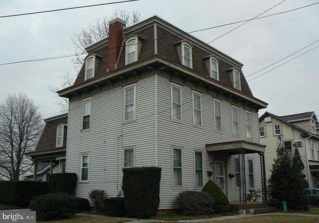 Leola, PA 17540,160-160A W MAIN ST