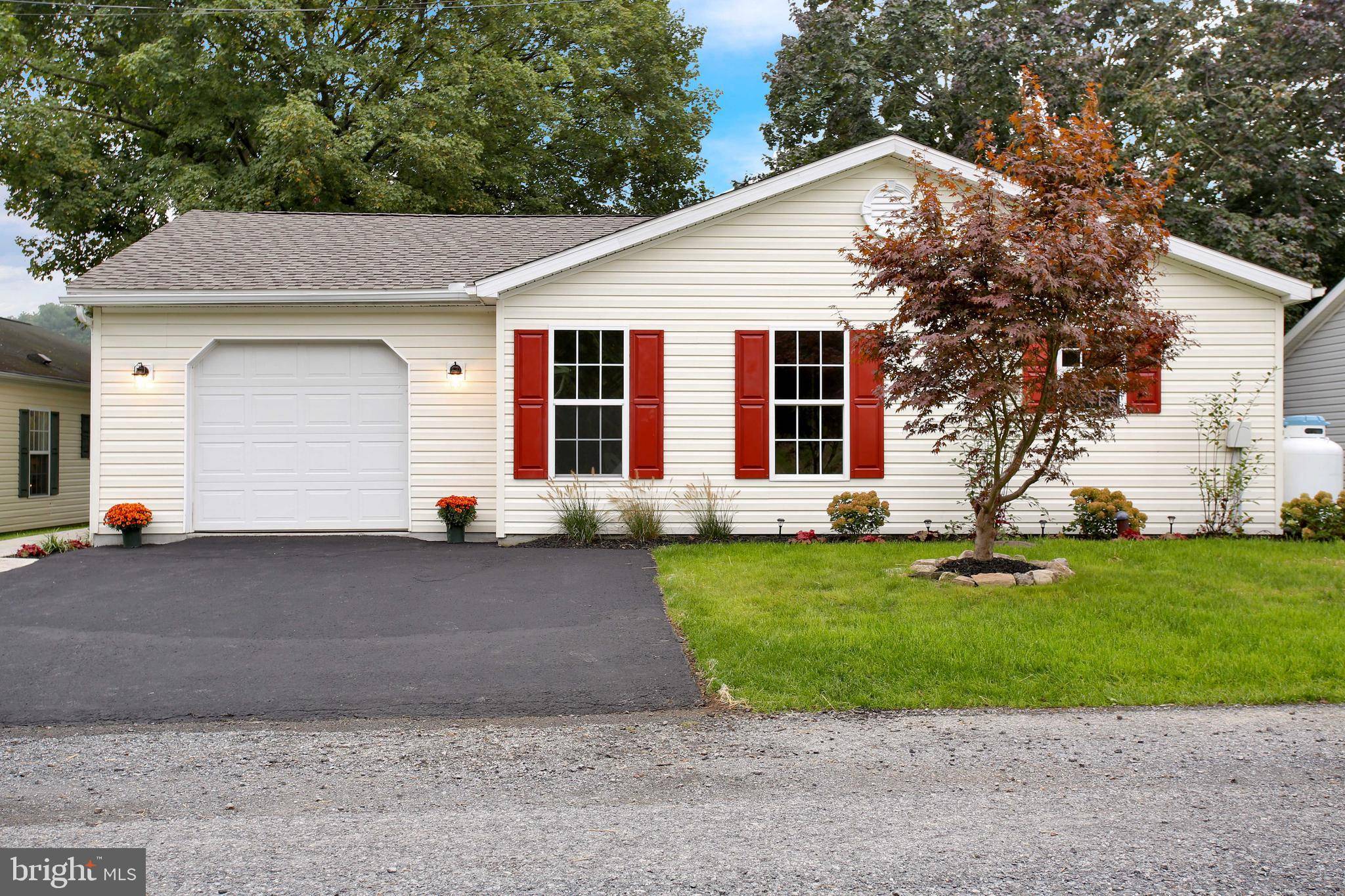 Lenhartsville, PA 19534,141 LAKEVIEW LN