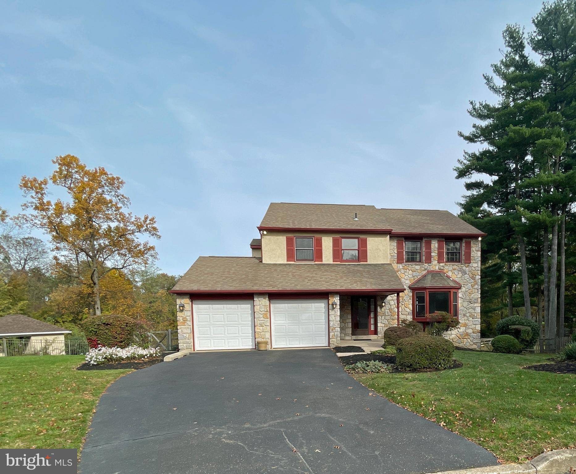 Horsham, PA 19044,8 PIN OAK LN