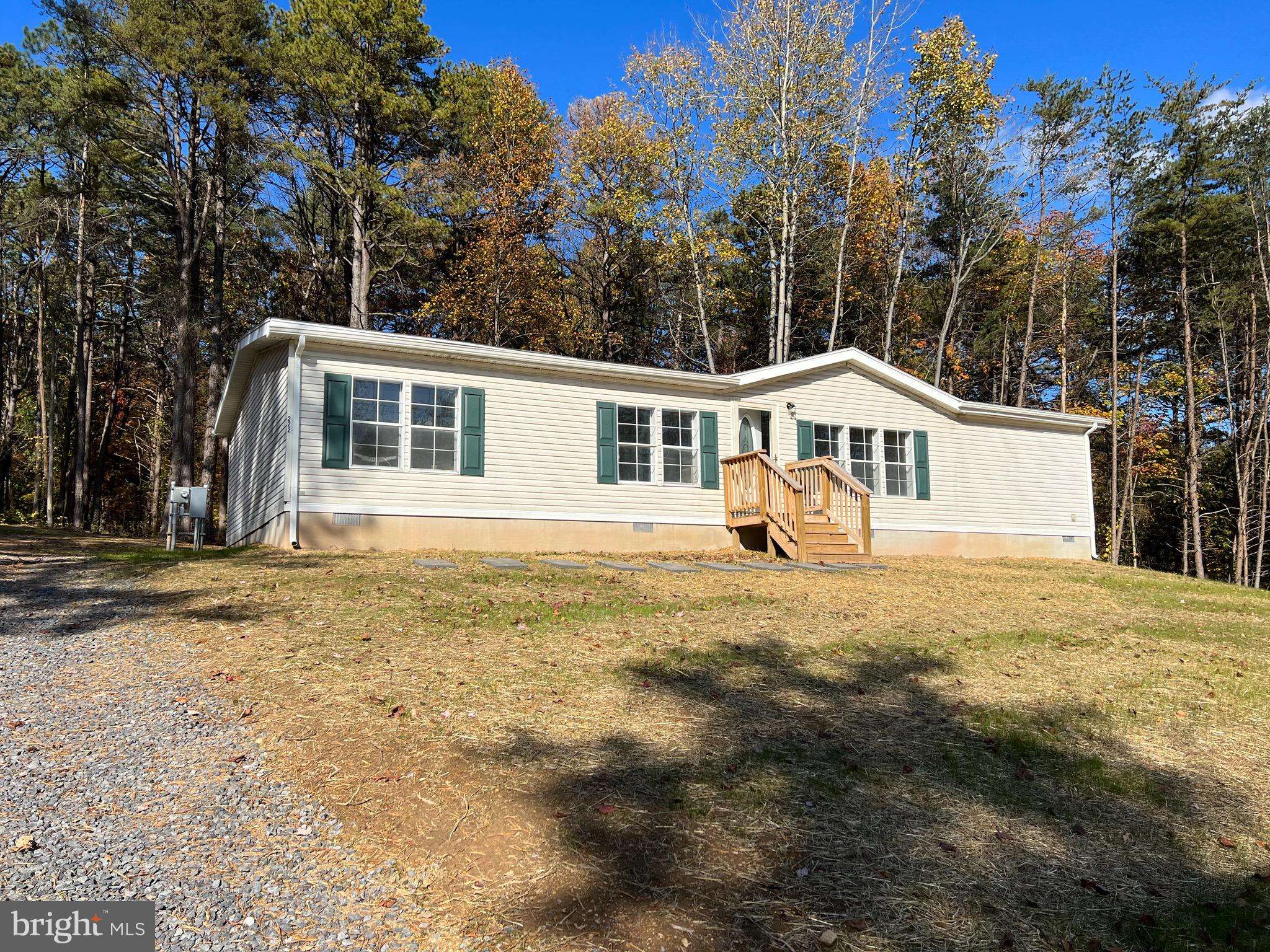 Hedgesville, WV 25427,222 HOOT LN