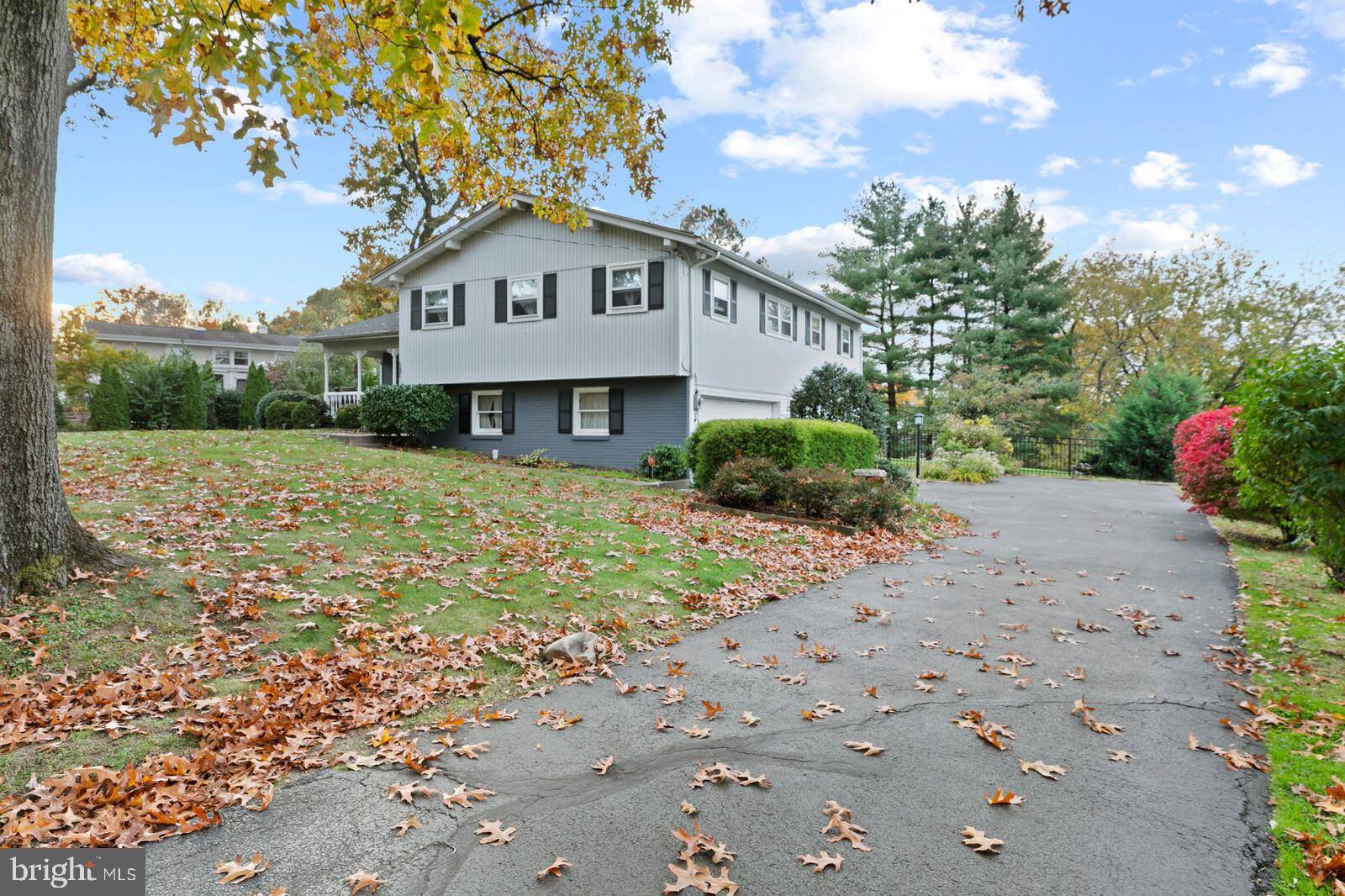 Cinnaminson, NJ 08077,181 BUTTONWOOD LN