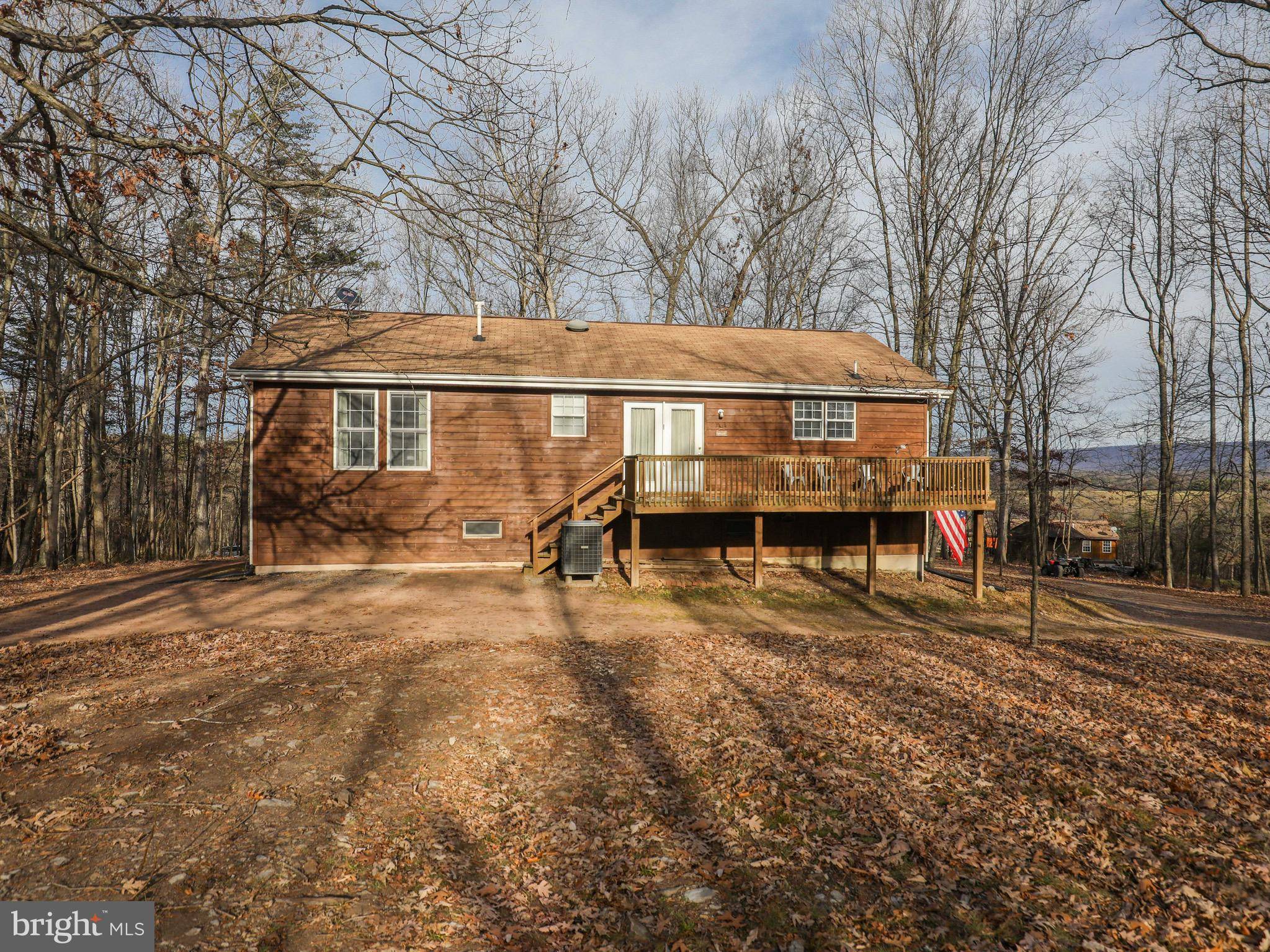 Berkeley Springs, WV 25411,165 SPLIT PINE DR